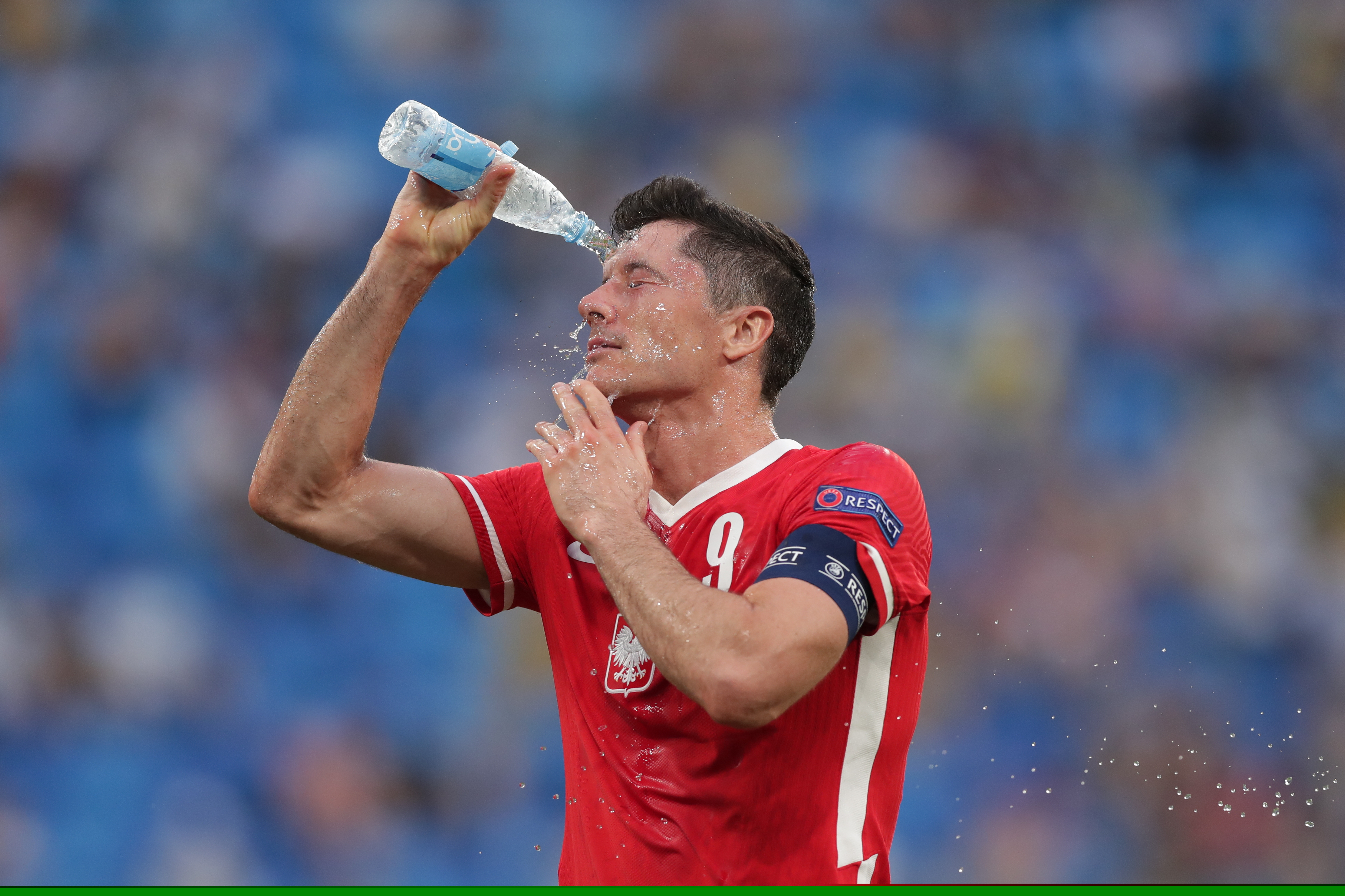 游侠晚报：LOL停服竟因证书过期 暗黑4销量破千万