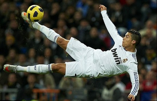 巴萨球迷在进决赛前高喊梅西的名字！巴萨进决赛！请神成功！