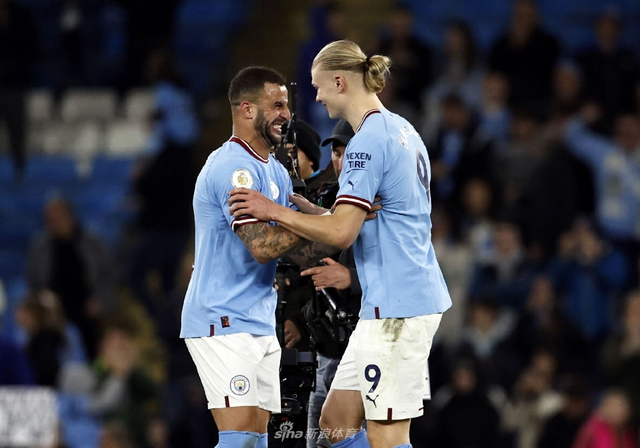 洛夫顿突破妙传 王哲林跟进暴扣